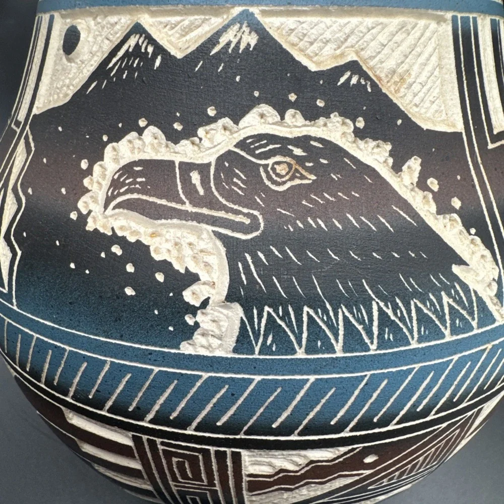 Navajo Flying Eagle Art Pottery Vase‎ Native American Tom F Harrison Sign Number